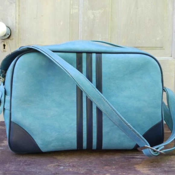 Vintage Handbags - Retro Blue Travel Overnight Bag